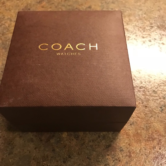 Cute coach watch needs battery - Picture 2 of 3